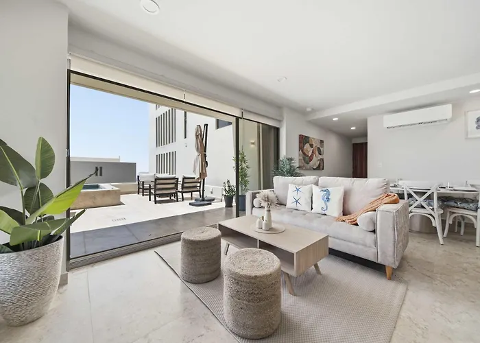 Brand New Pet-friendly - Private Pool Holiday home *